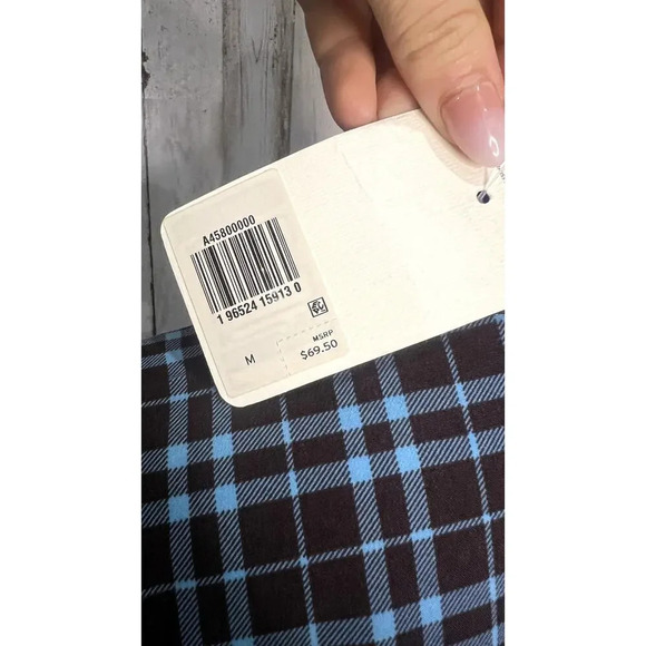 NWT Levi's Women's Plaid Collared Blouse Size Medium Long Sleeve Casual‎ - Picture 4 of 7